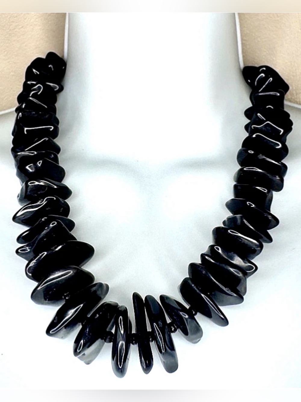 🖤BLACK ONYX🖤 OBSIDIAN LAVA GLASS “5️⃣ HEALING PROPERTIES” CRYSTAL CHIPS NECKLACE